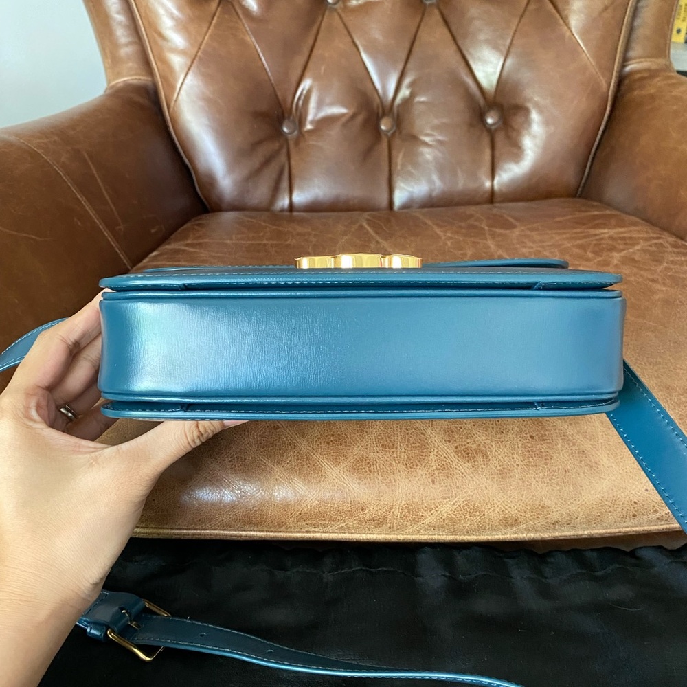 *SOLD* Celine Triomphe Shoulder Bag Smooth Calfskin Medium - Picture 5 of 16